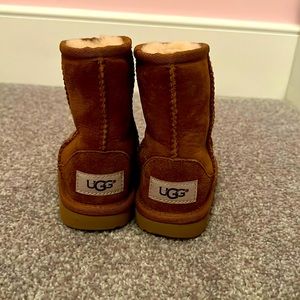 NWOT Ugg Toddler boots in brown